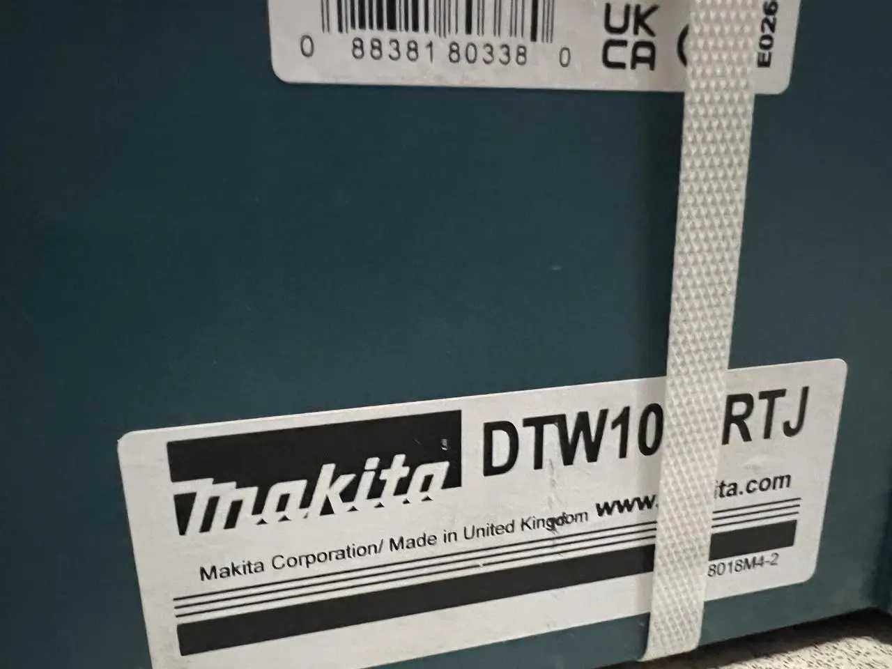 Makita DTW1001RTJ Аккумуляторный ударный гайковерт НОВЫЙ!