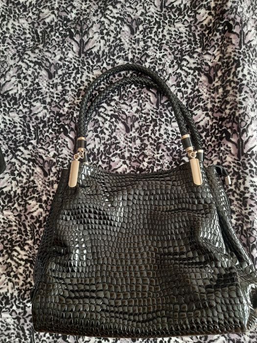 Сумка лакована (вмістка)