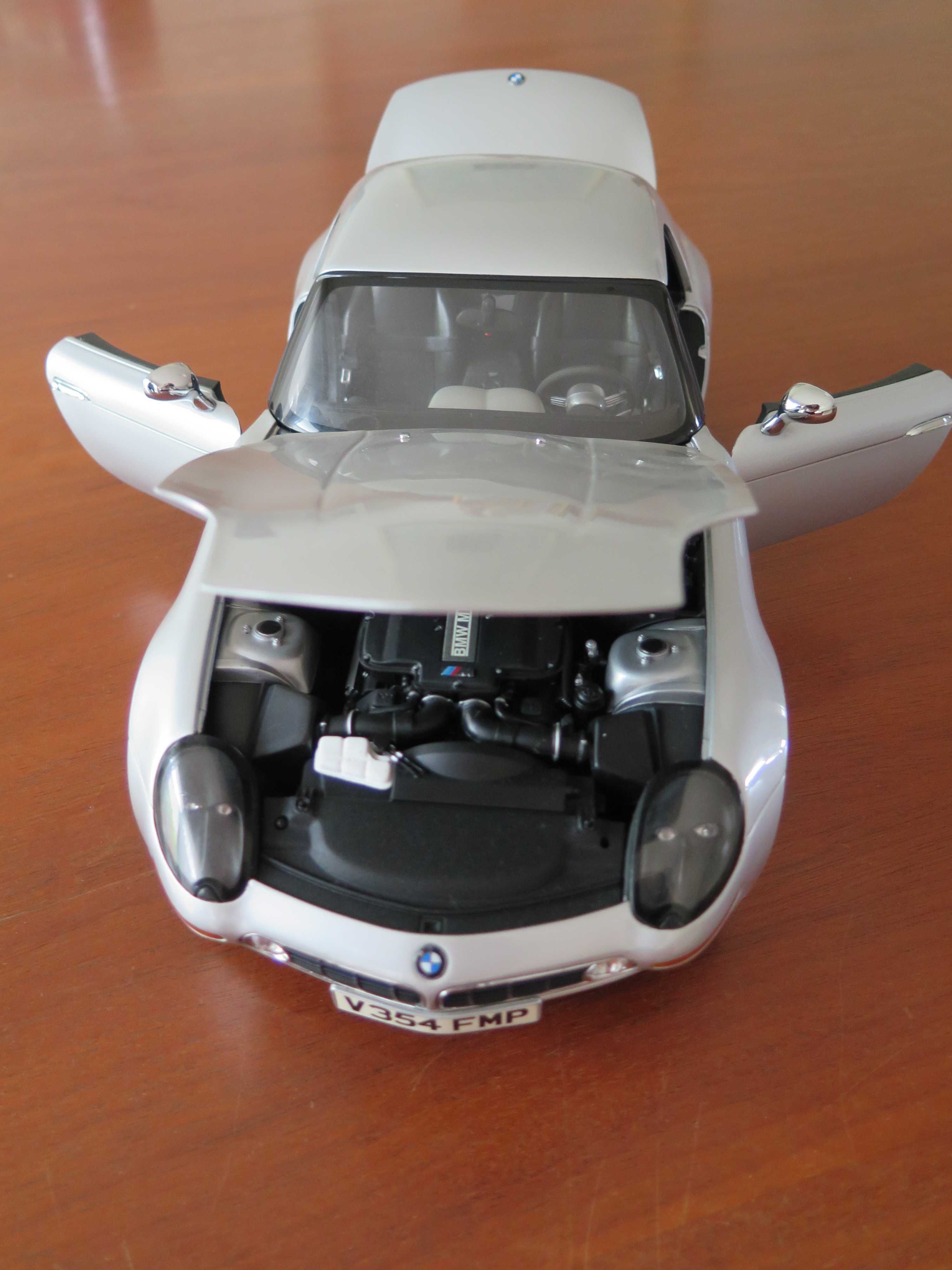 BMW Z8 - J. Bond  OO7, escala 1:12, Kyosho