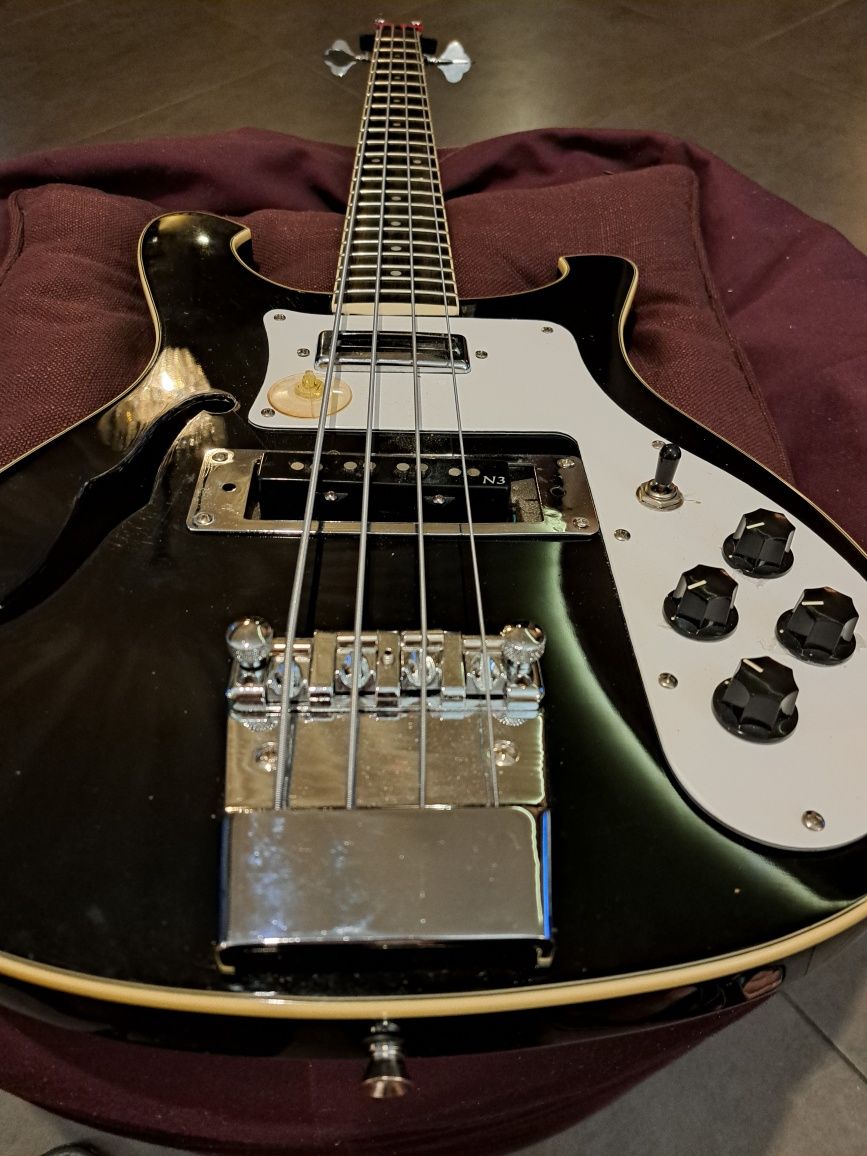 Gitara basowa kopia Ricka 4.
