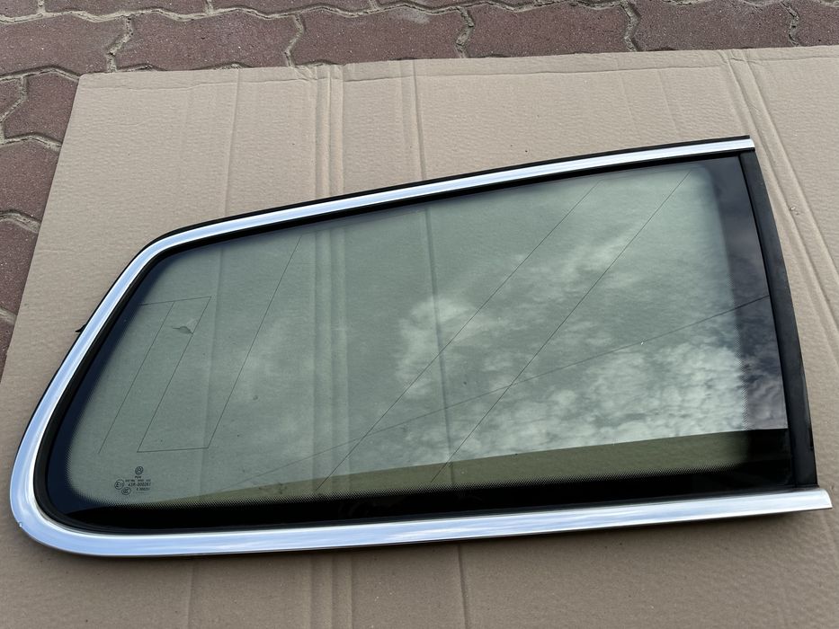 Passat B7 Вікно заднє багажника Європа з Хромом,Шиба,Форточка,Вікно