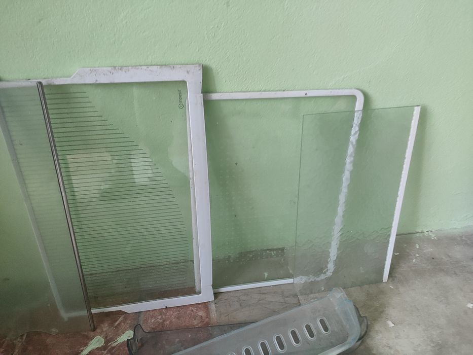 Полочки для холодильника (різні)