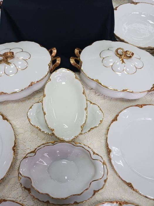 Zlocony serwis obiadowy bawarski