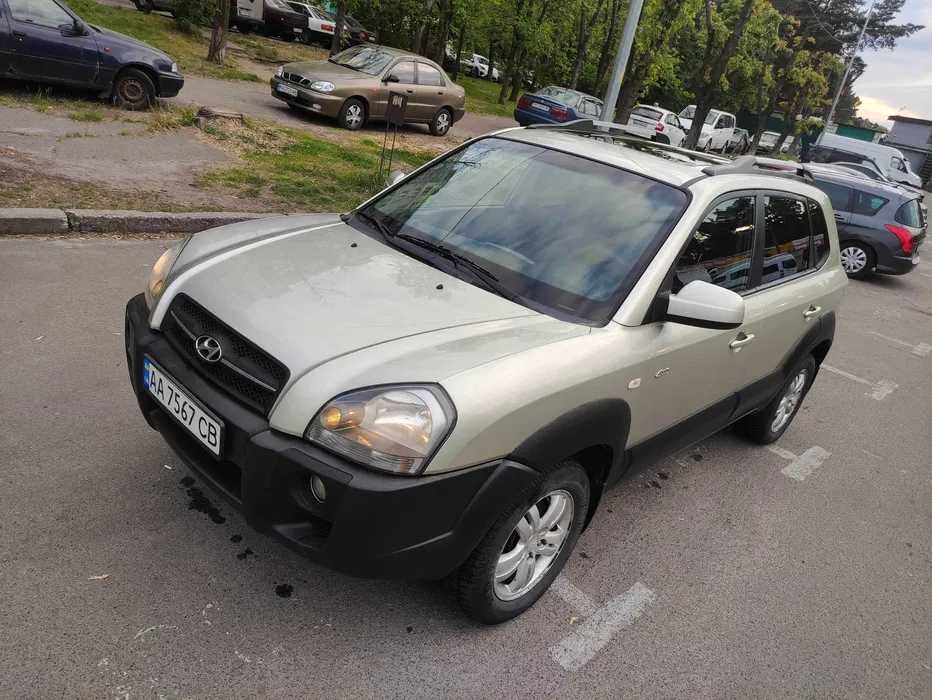 Tucson V6 автомат, газ, 4х4, фаркоп