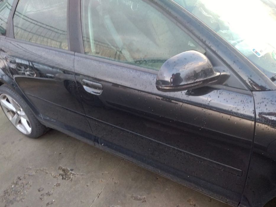Audi A3 8P 5D Drzwi Przód Przednie Prawe Kolor LY9B