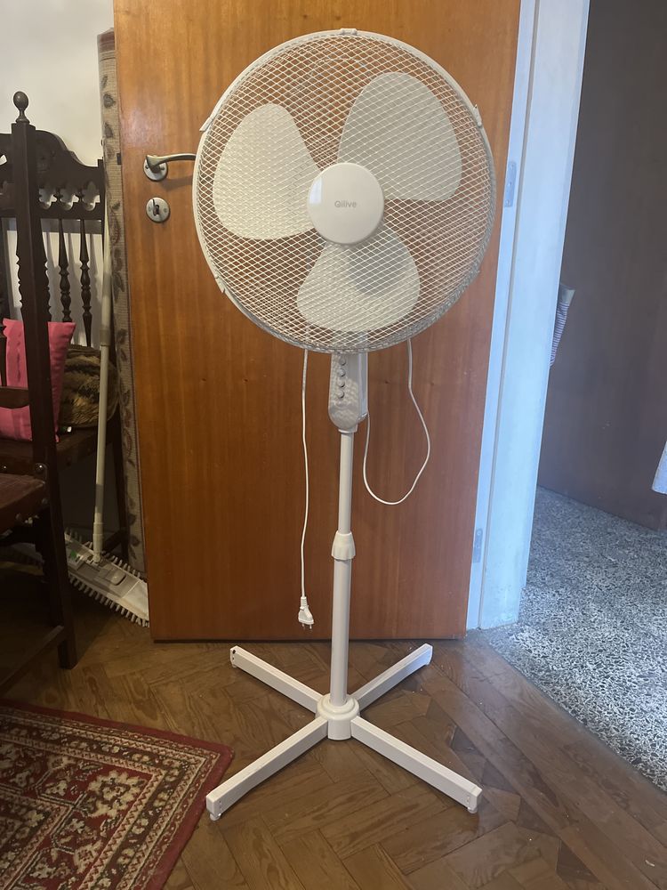 Ventoinha de pe Qilive branca NOVA