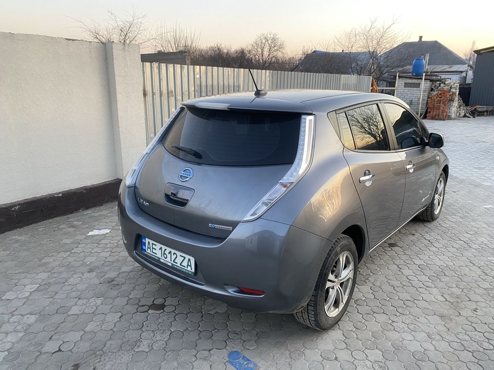 Продам Nissan Leaf 2015 года