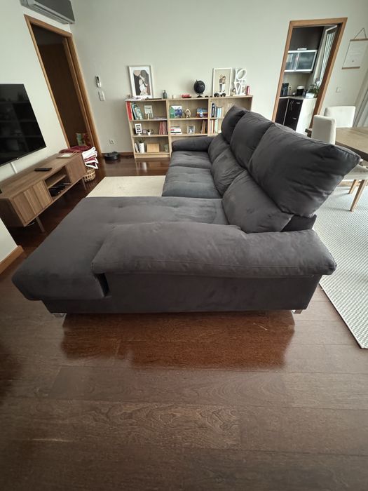 Sofá com chaise longue cinza antracite