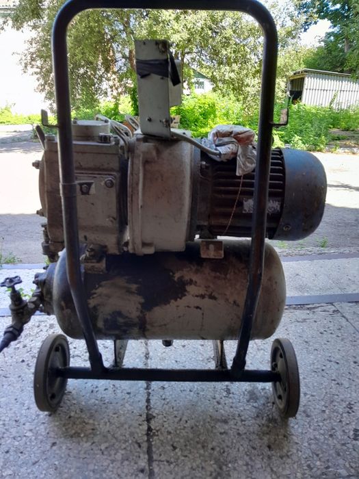 Продам кампресор.