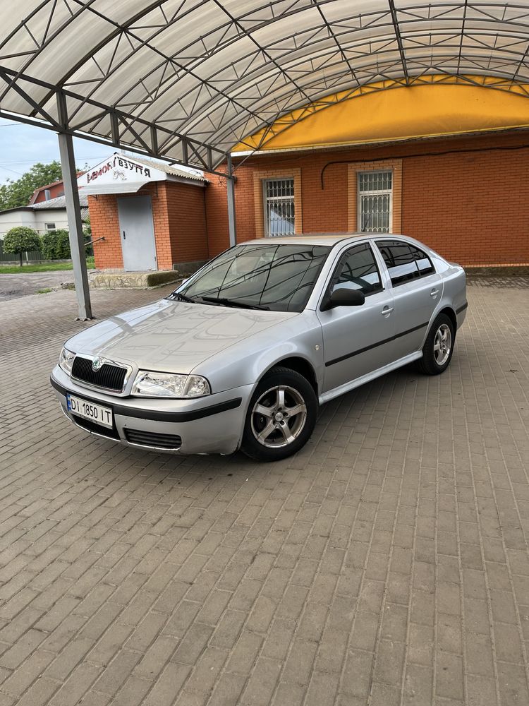 Skoda Octavia Tour 2007 1.6 MPI Родная Краска!