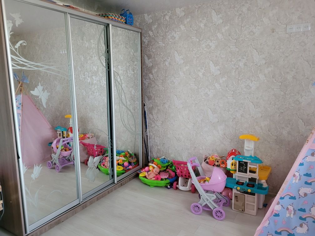 Продам двокімнатну з автономним