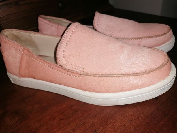 Sapato rosa com pêlo da Zara