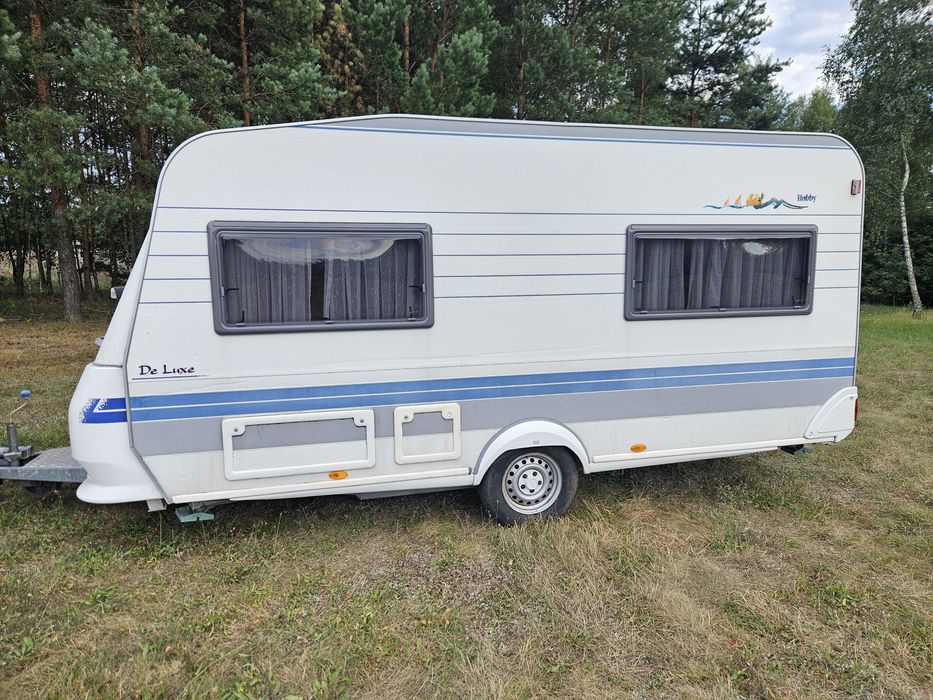 Przyczepa kempingowa Hobby De Luxe 440 z 2000r z przedsionkiem ZAREJES