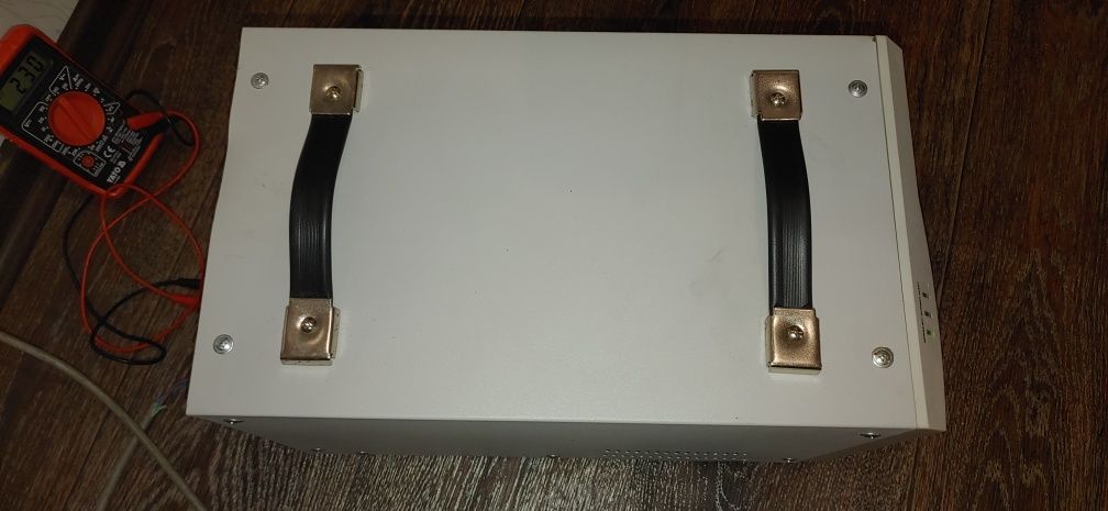 Стабилизатор напряжения Puls RS 8000 va + видео работы