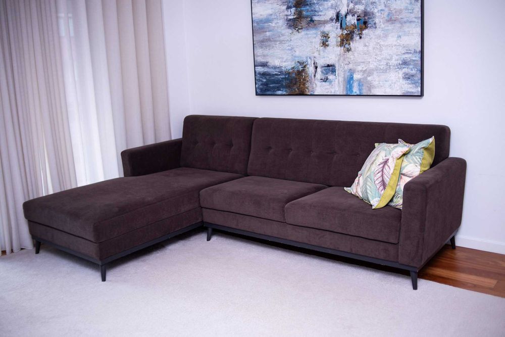 Sofá 3 lugares Marrom - Material Premium