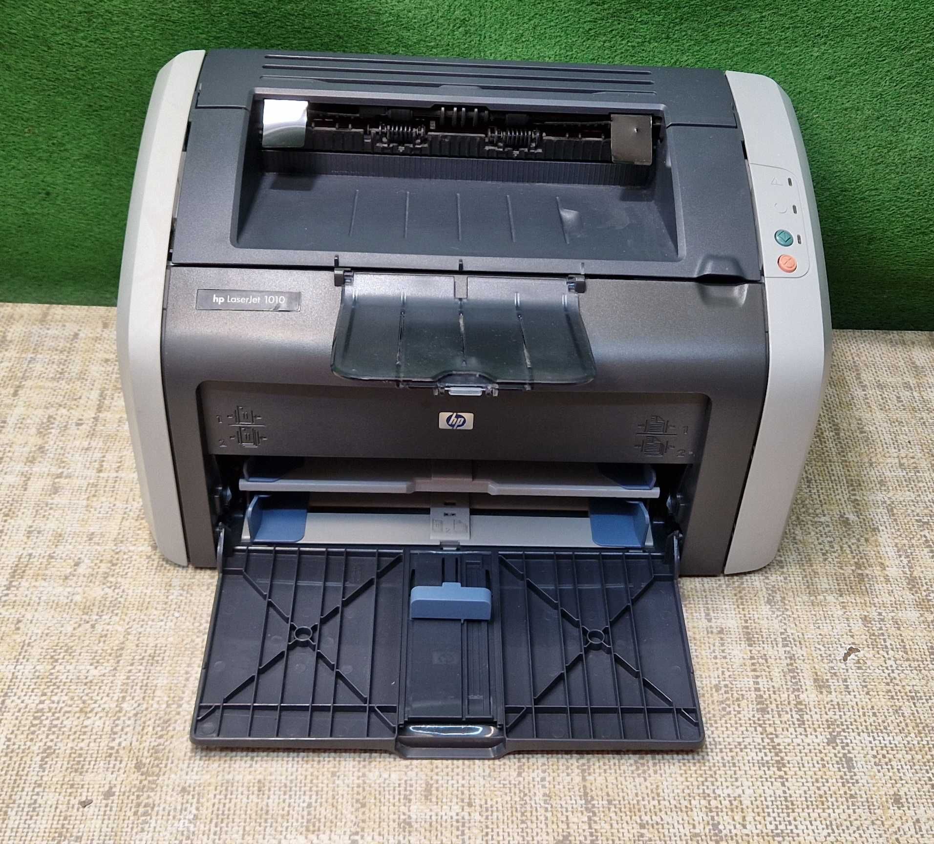 Drukarka laserowa HP LaserJet 1010 - toner i komplet kabli - 10 076 s