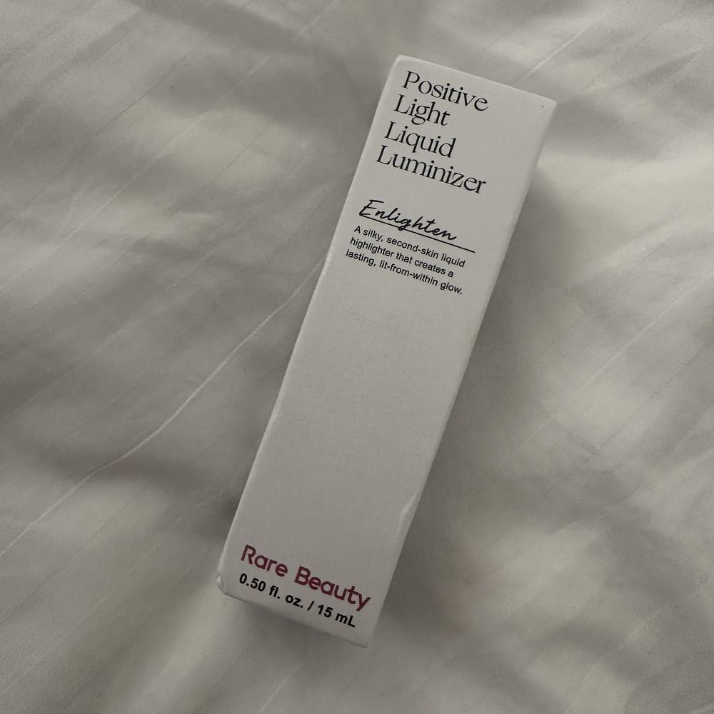 Rozświetlacz Rare Beauty 15 ml