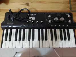 Line 6 Toneport KB37 teclado Midi com Audio Interface