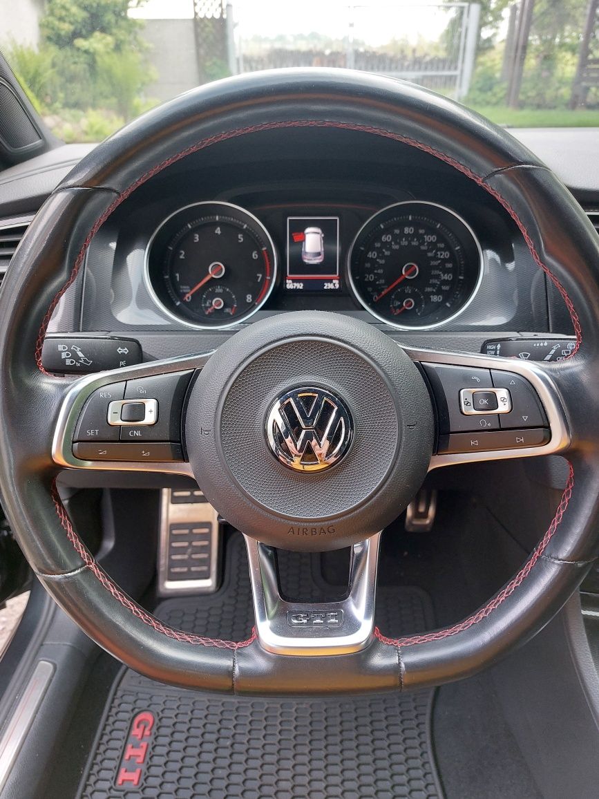 Golf 7 GTI Performence,  jak nowy niski przebieg manual