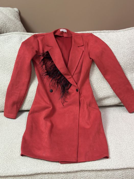 Червона сукня- піджак на запах
