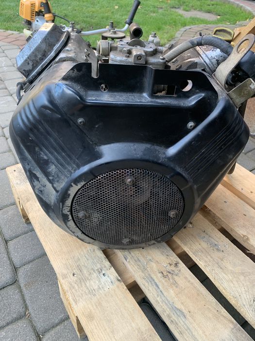 Silnik briggs 570 cc 18 km V z poziomym wałem