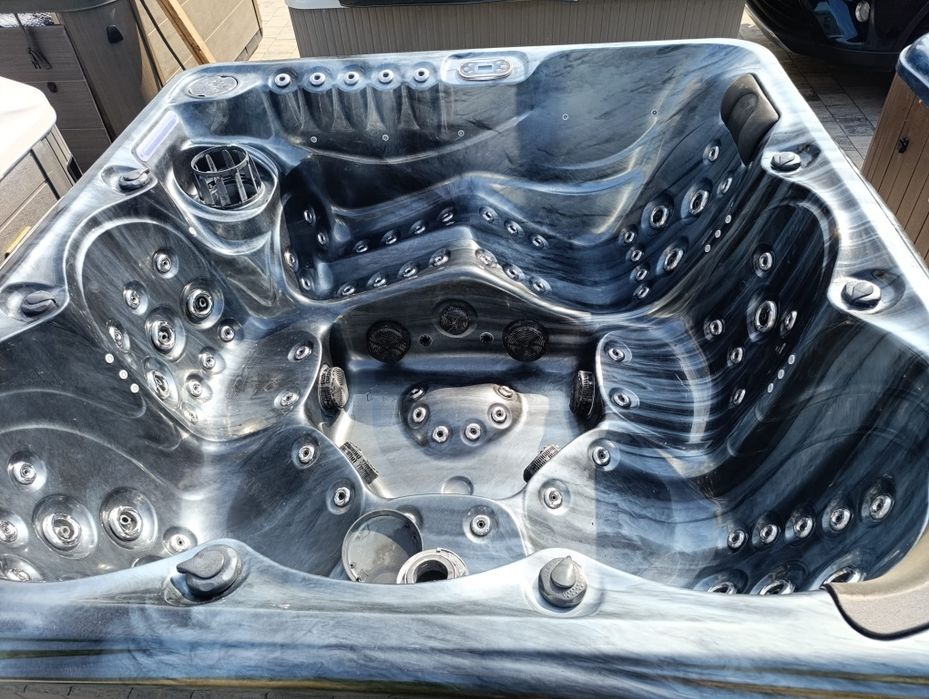 Basen bania jacuzzi blueware spa