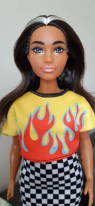 Lalka Barbie Fashionistas jak nowa+zestaw do herb.dla lalek+gratis