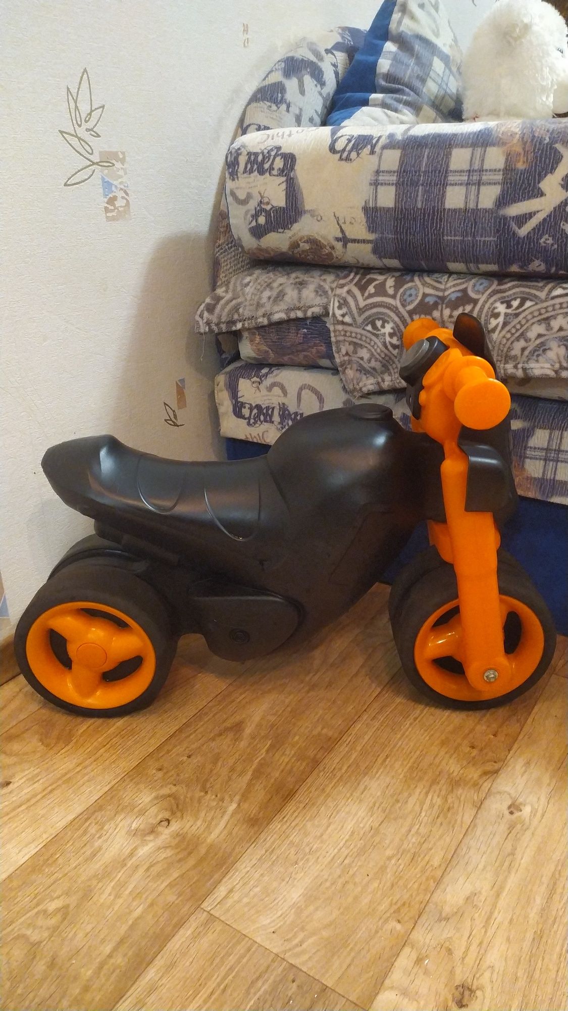 Детский толокар-мотоцикл