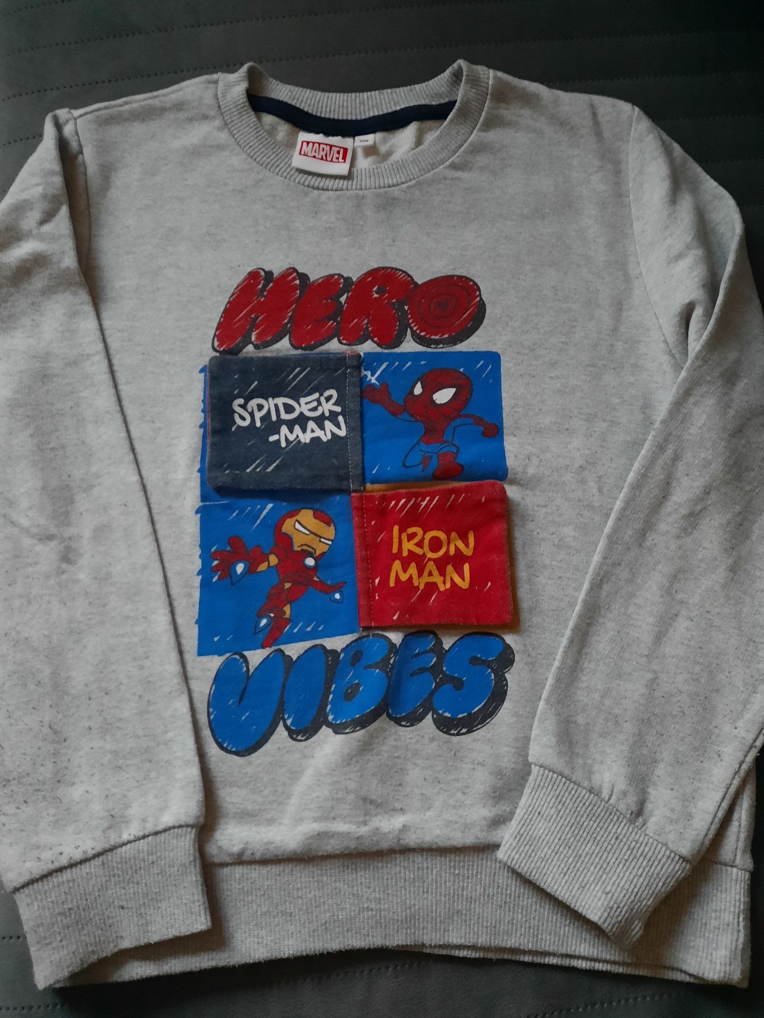 Bluza Marvel 128 z otwieranymi okienkami