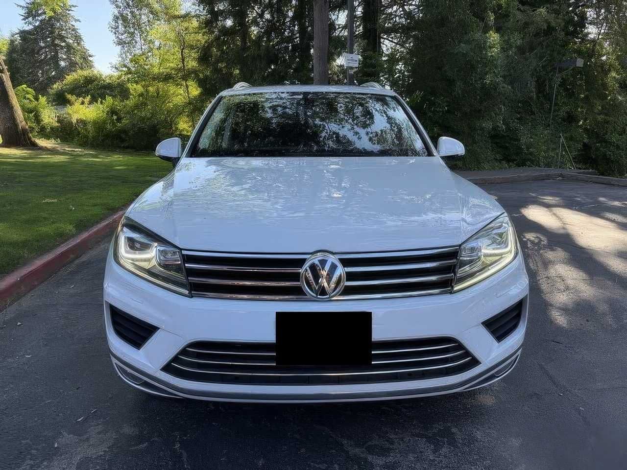 2015 Volkswagen Touareg VR6 Sport with Tech