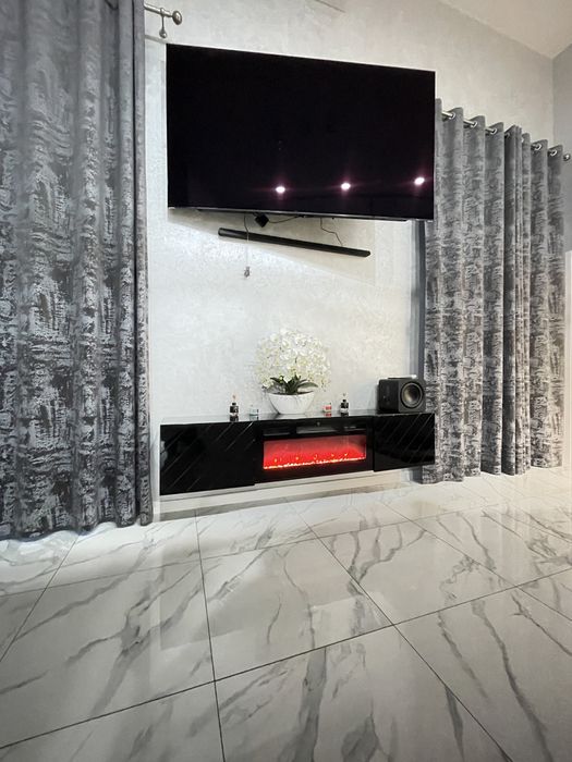 Продам квартиру з дизайнерським ремонтом