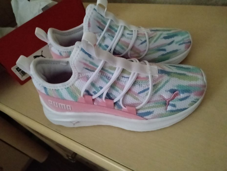 Кросівки дівчачі