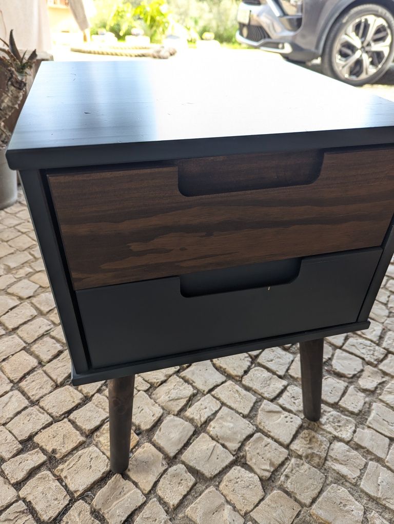 2 Mesinha de cabeceira