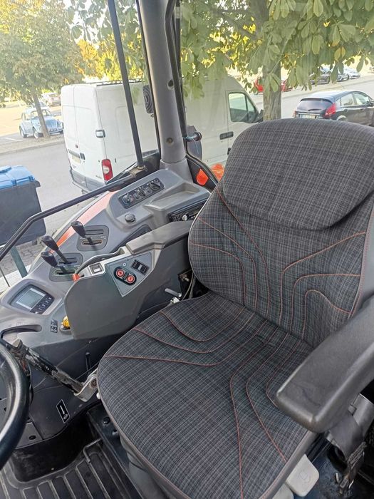 Trator Kubota M135 GX