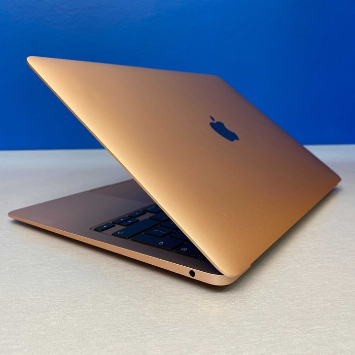 Apple MacBook Air 13" (2020) - M1 8-Cores/8GB/256GB SSD