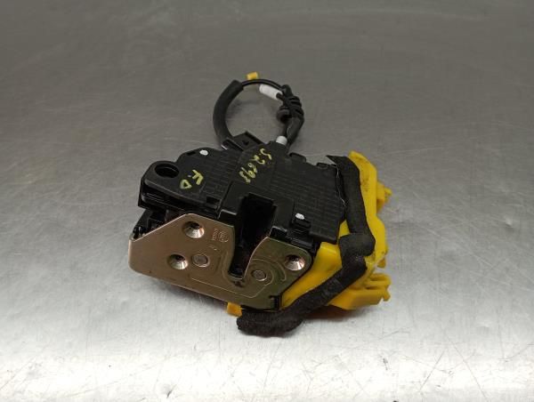 Fechadura / fecho porta frente direito KIA Ceed Sportswagon (JD)