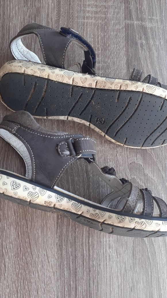 Sandałki dziewczęce 32 lasocki