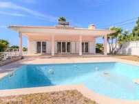 Moradia T3+3 isolada com piscina em Sesimbra
