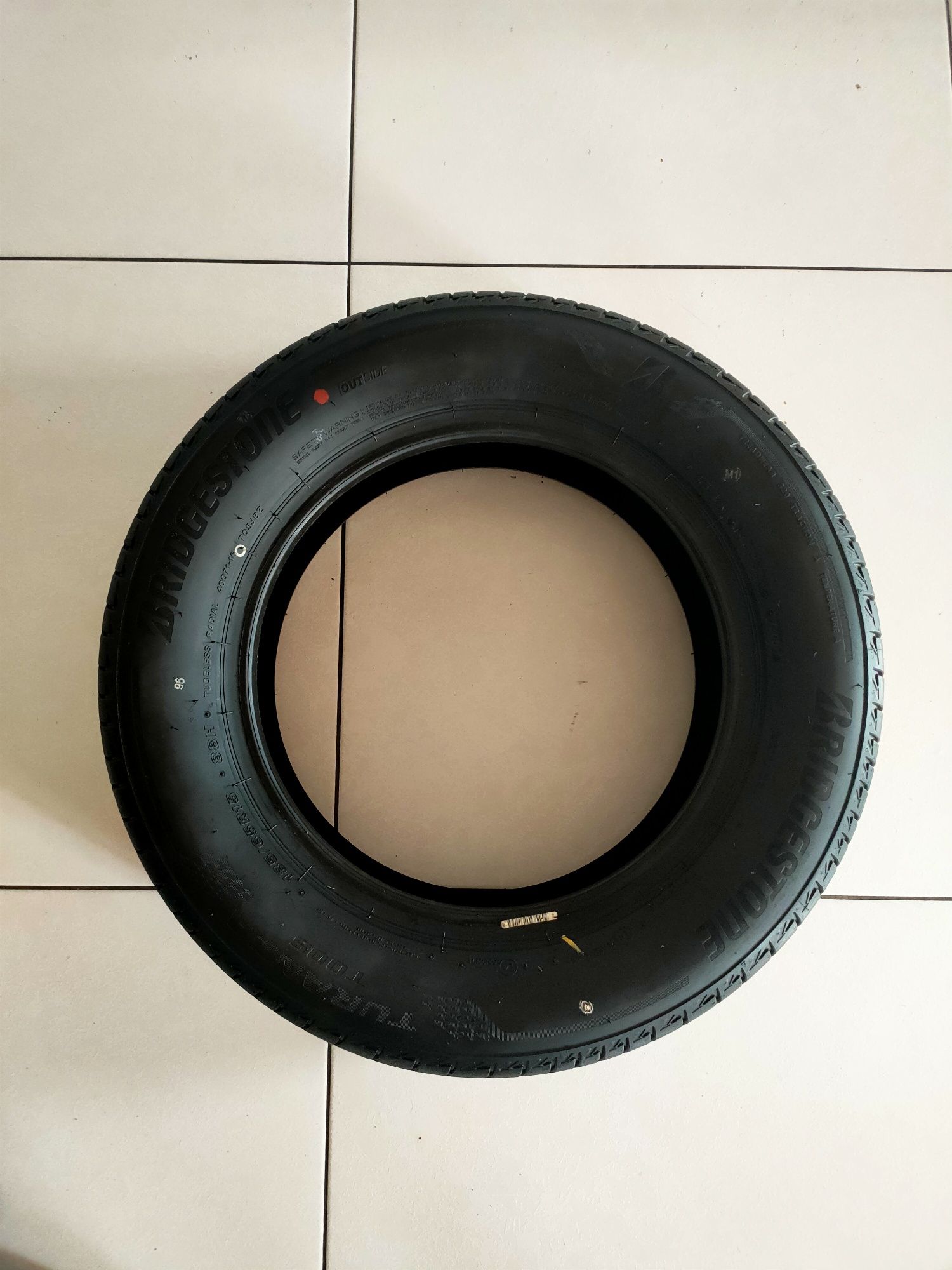 Komplet opon Bridgestone 185/65/R15