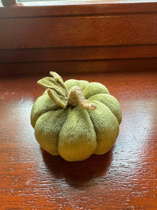 Strefa zdjęć dekoracji Halloween z dyniami
