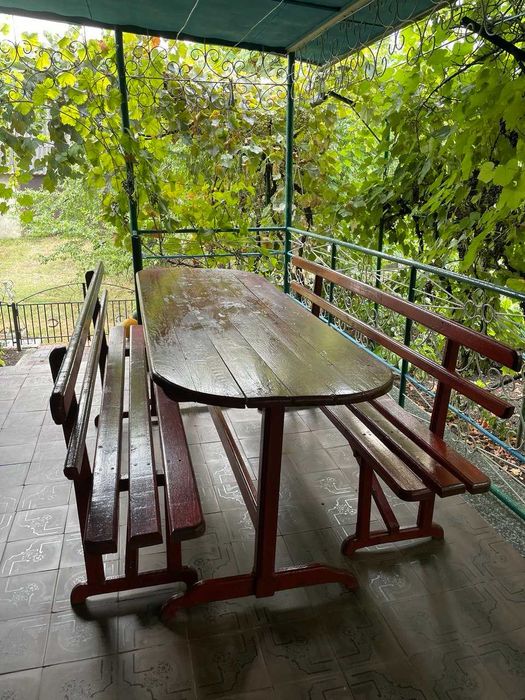 Продаються столи та стула і лавки до них