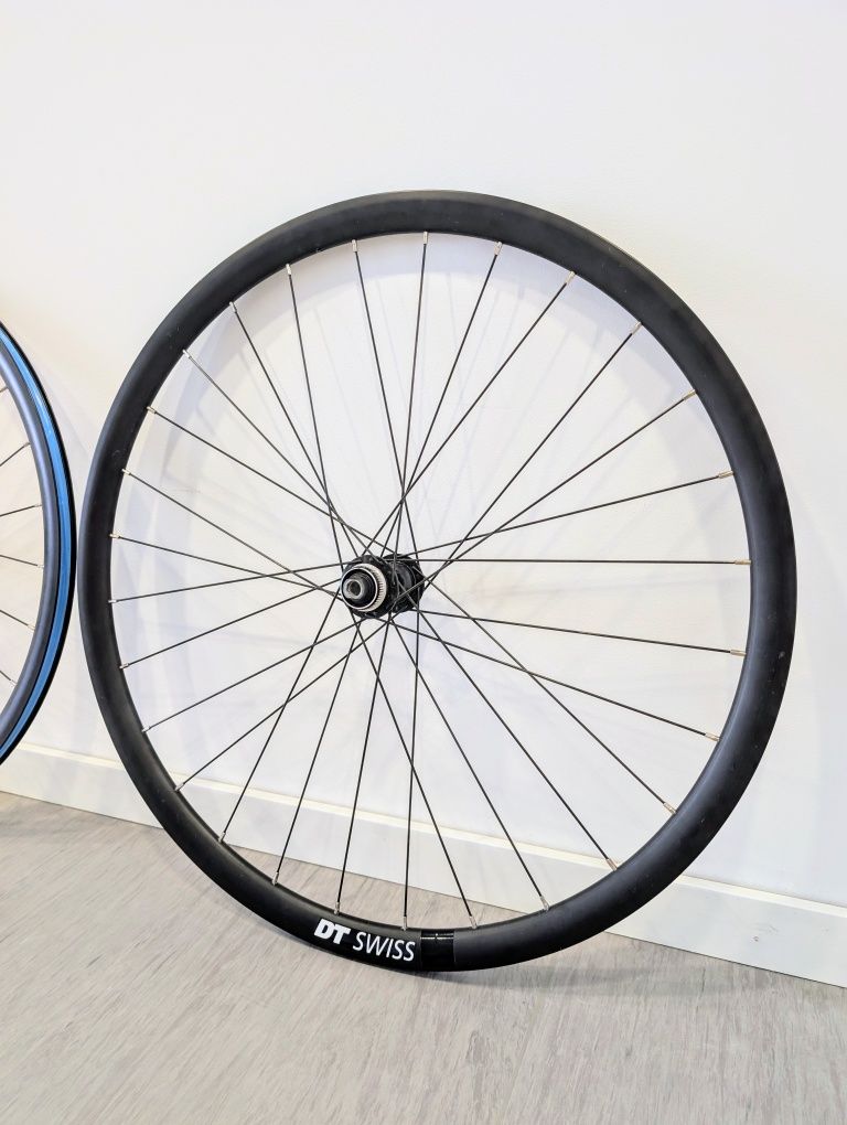 Rodas Estrada Alumínio perfil 30 mm Shimano HG 12V SPLined Disc C Lock