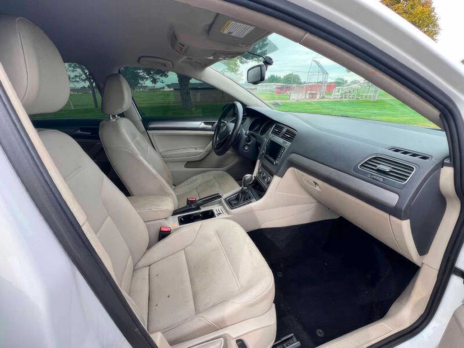 Volkswagen Golf TSI S      2015