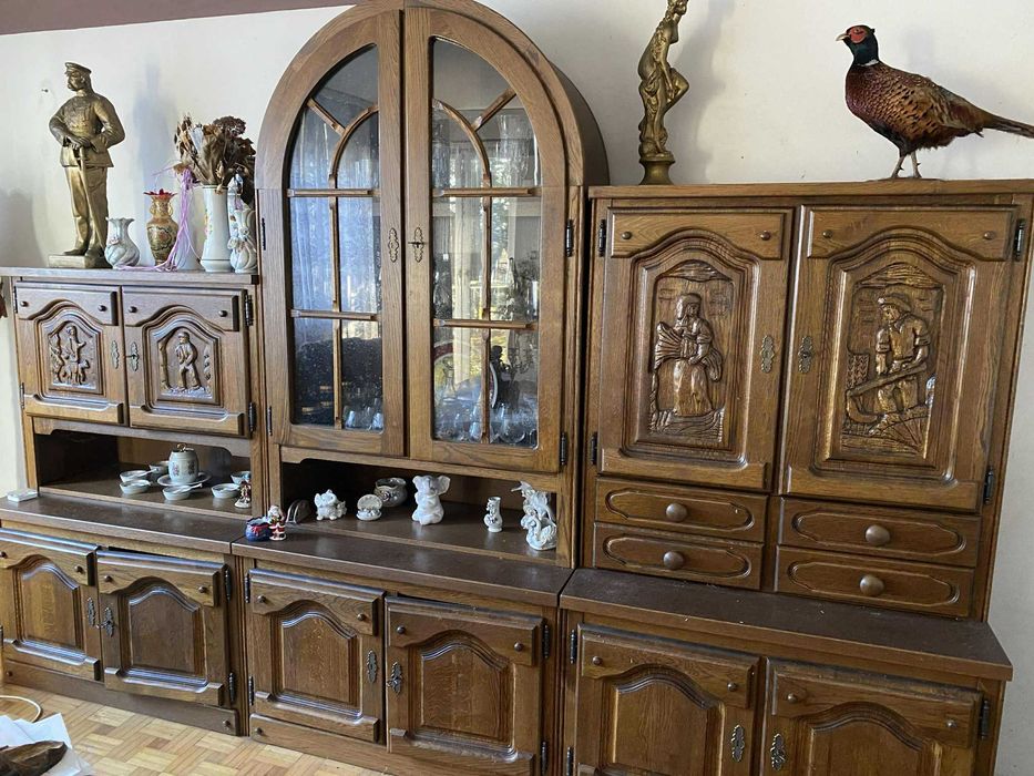 Komplet mebli dębowych.