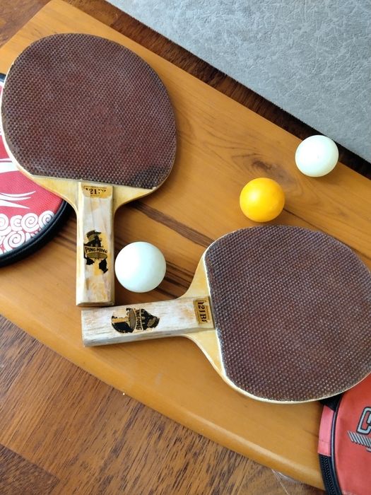 Теннисные ракетки PING PONG Китай. 1977 г. Чехлы для ракеток и шарики.