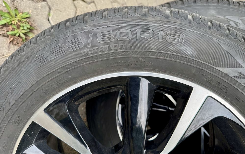 Oryginał koła do Lexus NX 225/60/18 Nokian z czujnikami RAV4 alufelgi