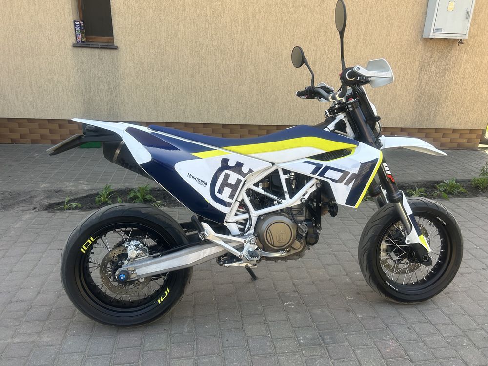 Husqvarna 701  19 rok Arrow