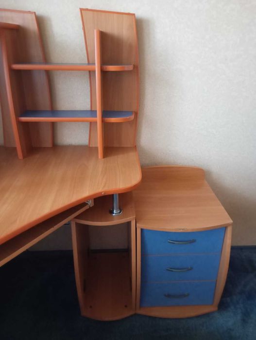 Компьютерный стол