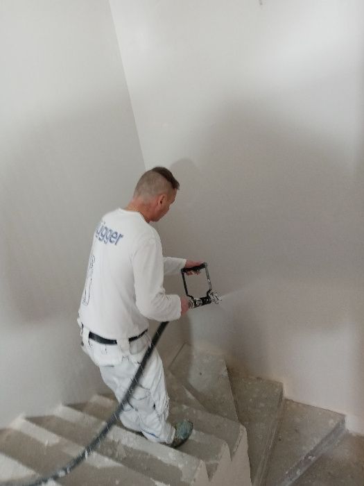 Gładzie maszynowe, szpachlowanie, malowanie natryskowe