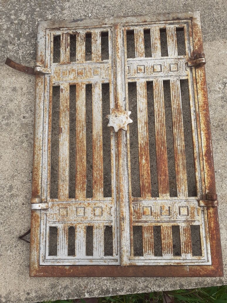 Drzwiczki aluminiowe i  żeliwne do pieca, grilla.